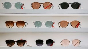 Diez a&ntilde;os despu&eacute;s de Hawkers: nuevas marcas y un canal que se concentra reconfiguran la &oacute;ptica