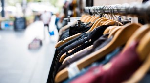 La facturaci&oacute;n de la industria se desploma en abril, cayendo hasta un 8% en textil y calzado