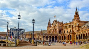 Andaluc&iacute;a: sol, playa y compras en la reina del sur