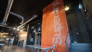 Superdry vuelve a crecer: dos aperturas con nueva imagen tras el golpe de 2024