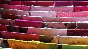 Francia rescata su red de reciclaje textil con 49 millones para evitar el colapso del sistema