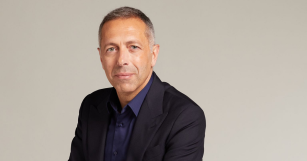 LVMH promociona talento interno para liderar Givenchy 