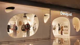 Desigual se estrena en el aeropuerto de Palma de Mallorca con su nuevo concepto de tienda