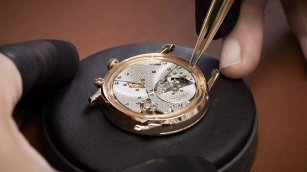 Hermès sube su apuesta industrial e invierte en producción de relojería