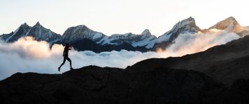 On reorganiza su cúpula directiva y se separa de su coconsejero delegado