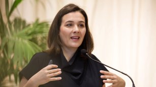 Adolfo Domínguez reelige Adriana Domínguez y ficha talento de cosmética para su consejo