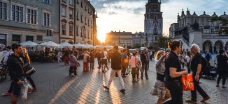 España crece en turismo en 2025 y recibe 5,4 millones de visitantes en febrero