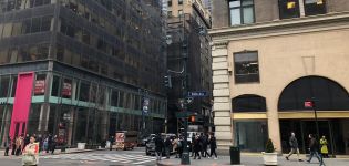 La Quinta Avenida se vacía:  el 20% de la meca del retail se alquila