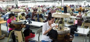 Bruselas da un año a Camboya antes de suspender sus beneficios arancelarios