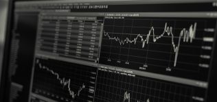 El SIMB35 se hunde un 6% en mayo lastrado por la moda estadounidense