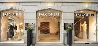 Calzedonia, vecino de Armani, abre en Paseo de Gracia de Barcelona con Falconeri