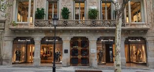 Massimo Dutti abre su ‘macrotienda’ de Paseo de Gracia tras la sombra de Vinçon