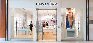 Pandora despliega su artillería en Argentina: llegará en junio con cinco aperturas