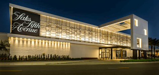 Hudson&rsquo;s Bay reestructura Saks Fifth Avenue y prepara el despido de 2.000 trabajadores