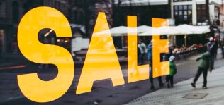 La moda, ante el trimestre clave: contiene el Black Friday y congela plantillas para Navidad