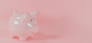 Los europeos liquidan la hucha de la pandemia y reducen su ahorro al 17,3%