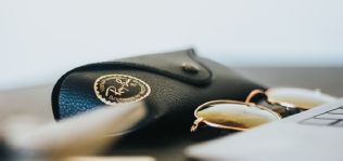 Luxottica lleva Ray Ban a Paseo de Gracia tras recuperar los 500 millones en Espa&ntilde;a