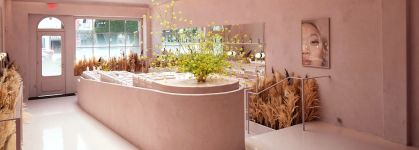  Glossier salta al multimarca de la mano de Sephora en Estados Unidos y Canad&aacute;