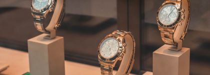 La segunda mano llega a los relojes de lujo aupados como valor refugio