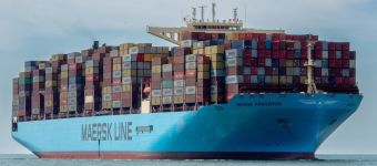 M&aacute;s tensi&oacute;n en el mar Rojo: Maersk suspende el tr&aacute;nsito por Suez y los costes se disparan