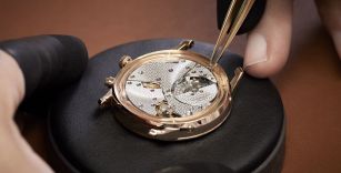 Herm&egrave;s se hace grande en relojer&iacute;a y plantea la adquisici&oacute;n del fabricante suizo Sandoz