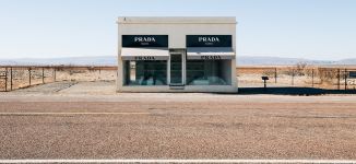 Prada: osadía y paciencia para escalar en el lujo con Versace