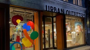 Urban Outfitters, al alza: aumento a doble dígito en ventas y beneficio en el tercer trimestre