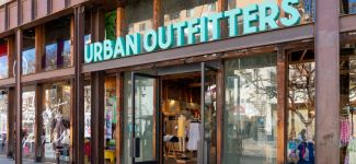 Urban Outfitters cierra un año alza con ventas y beneficio récord