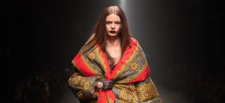 Prada y Capri, cerca del acuerdo: la venta de Versace ascendería a 1.500 millones