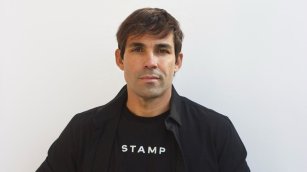 Abel Navajas (Stamp): “Un emprendedor tenía en 1980 un país por construir. Sólo queda mejorar”