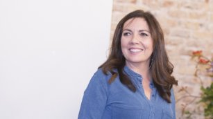 Marisa Selfa emprende en solitario: funda su propia empresa de uniformes sostenibles