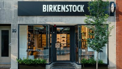 Birkenstock proyecta fuerte crecimiento hasta 2028 con nueva estrategia