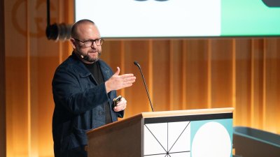 Garc&iacute;a (Pocoy&oacute;): &ldquo;La moda puede reforzar el sentimiento de pertenencia con los s&iacute;mbolos&rdquo;