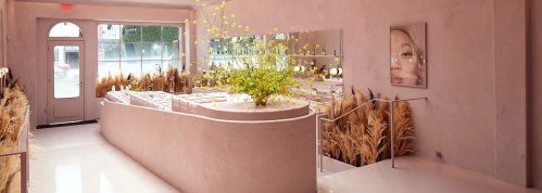 Glossier salta al multimarca de la mano de Sephora en Estados Unidos y Canad&aacute;