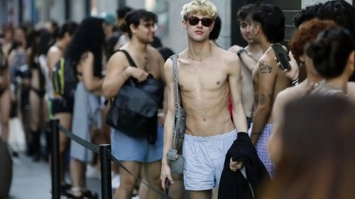 Desigual vuelve a desnudar a sus clientes