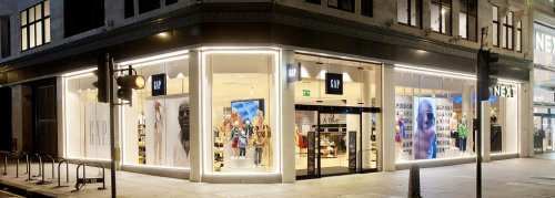 Gap detiene su actividad online en Francia y cierra una de sus tiendas en Par&iacute;s