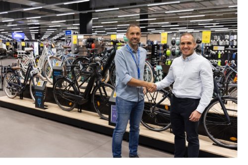 Decathlon pedalea con Ambe para potenciar el uso de la bici en Espa&ntilde;a