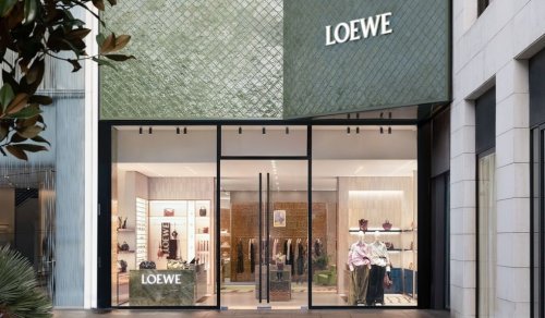Loewe se reubica en Valencia con una apertura en Plaza de la Reina