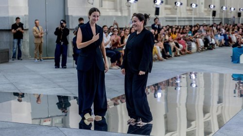 Adolfo Dom&iacute;nguez cierra el primer semestre en negro por primera vez en quince a&ntilde;os