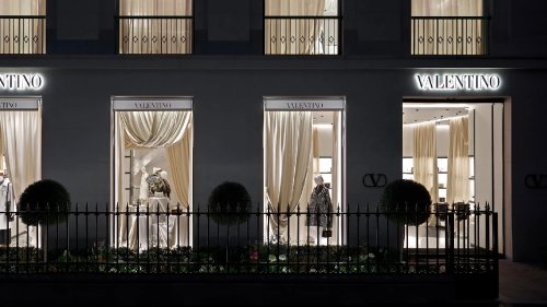 Valentino gana tiempo con una inyecci&oacute;n de 100 millones de euros de Kering y Mayhoola