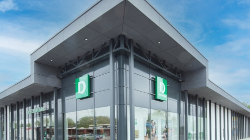 El gigante Deichmann sigue su reordenaci&oacute;n en Espa&ntilde;a y separa su actividad log&iacute;stica