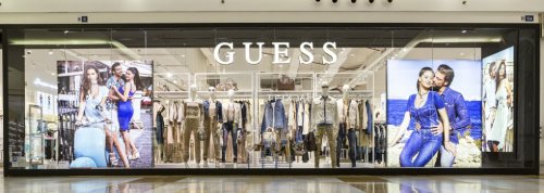 Guess eleva su facturaci&oacute;n s&oacute;lo un 4% y reduce un 13% su beneficio en 2022