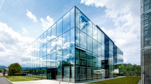 Hugo Boss vende un 3,9% menos, pero vuelve a elevar su beneficio en el tercer trimestre