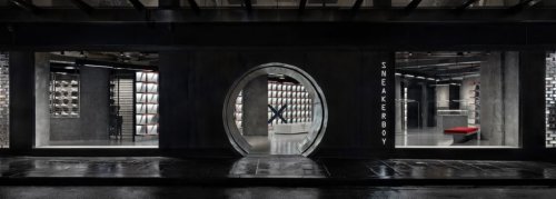 Frasers vuelve a salir de compras y rescata la cadena de calzado deportivo Sneakerboy