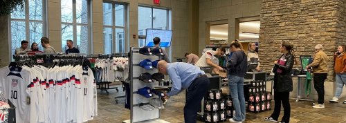 Dick&rsquo;s aumenta sus ingresos un 5,3% en el primer trimestre, hasta 2.842 millones de d&oacute;lares