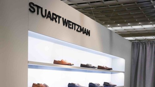 Tapestry sella la venta de Stuart Weitzman a Caleres
