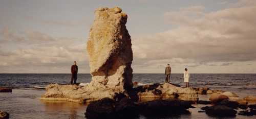 Inditex lanza una colección cápsula para la línea masculina de Zara con Nanushka