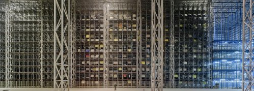 Los gigantes de la moda se blindan de inventario: acumulan un 35% más de stock que en 2021