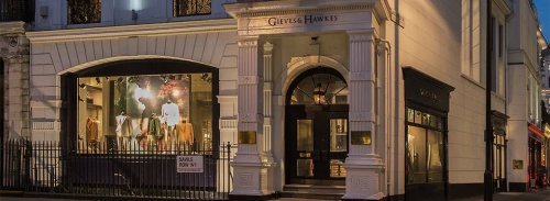 Frasers sube su apuesta por la moda y presenta una oferta de compra por Gieves&Hawkes