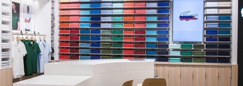 Lacoste reabre su tienda en la Gran Vía madrileña con imagen renovada